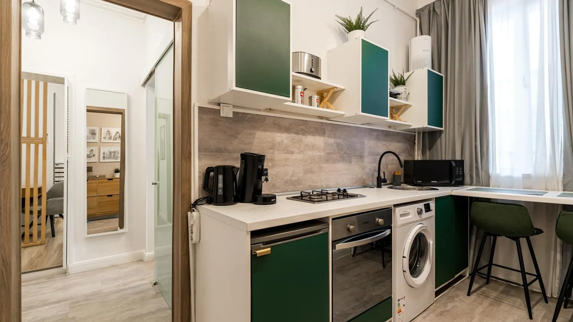New High Ceilings Apartments - Cozy Studio - Athenee Palace Bucharest