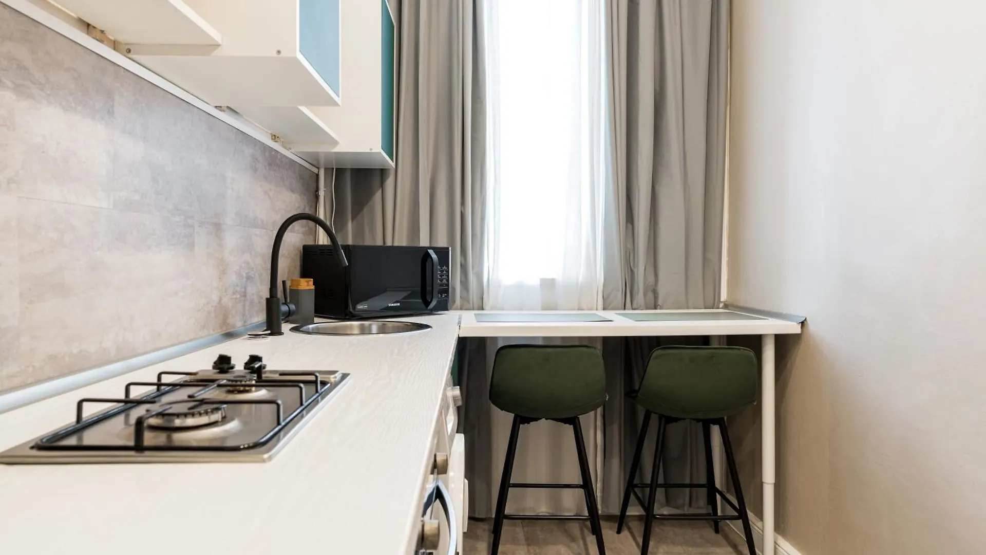 New High Ceilings Apartments - Cozy Studio - Athenee Palace Bucharest