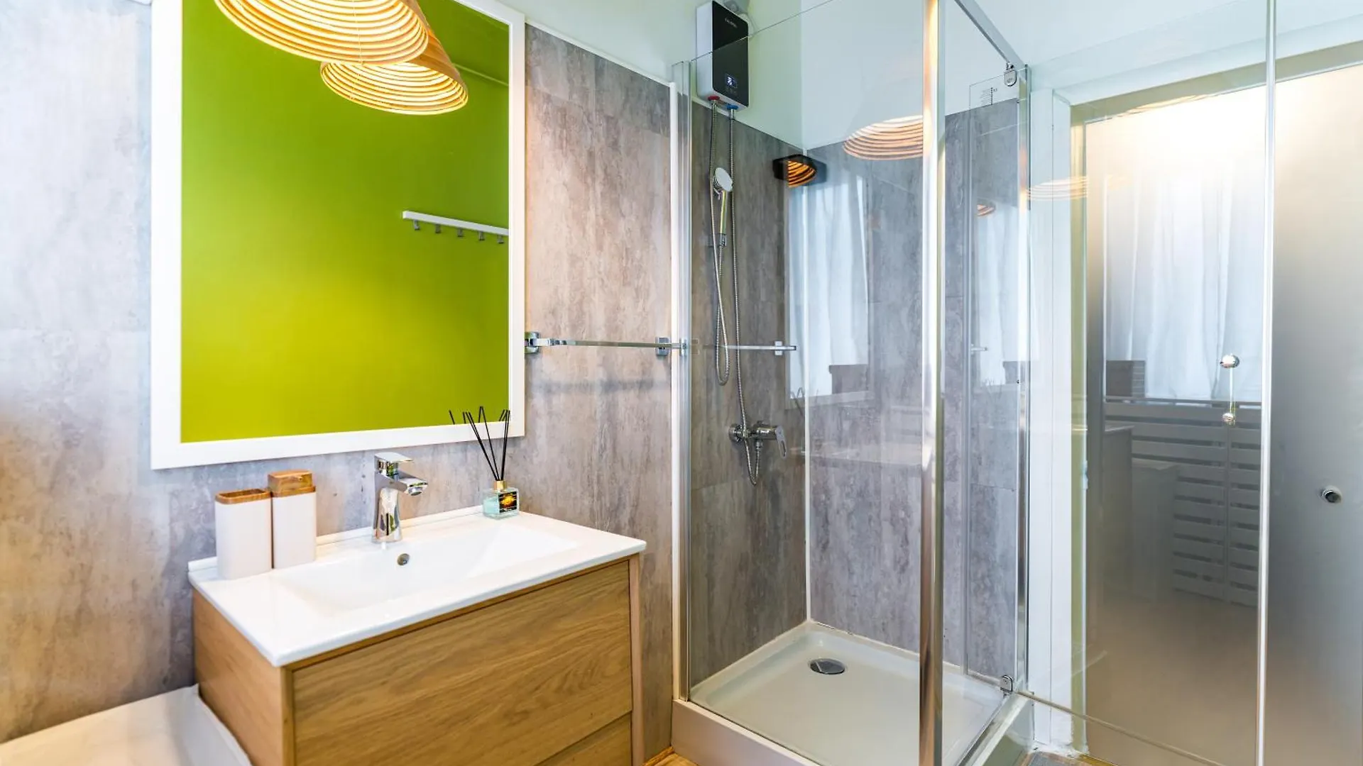 New High Ceilings Apartments - Cozy Studio - Athenee Palace Bucharest