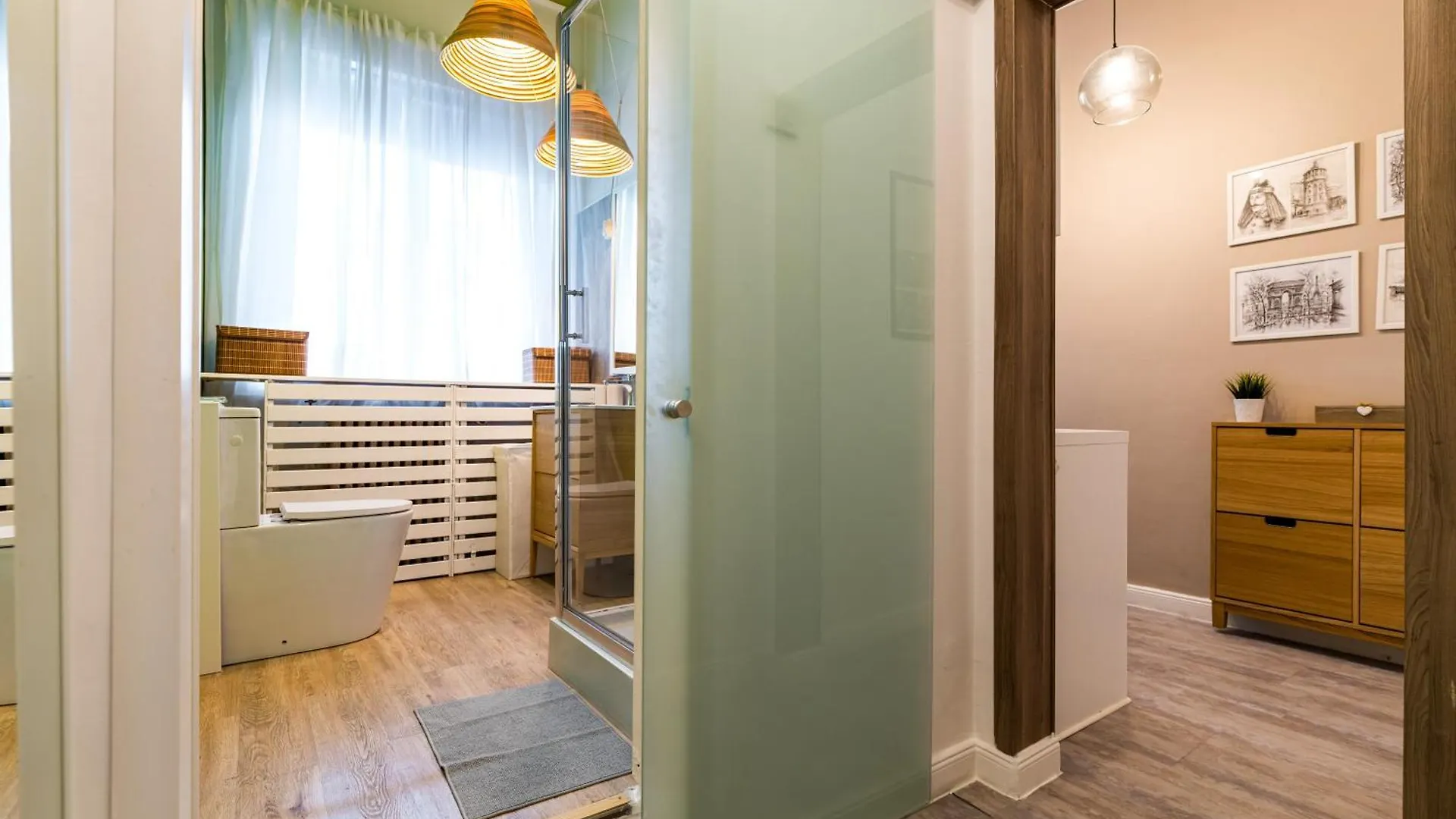 New High Ceilings Apartments - Cozy Studio - Athenee Palace Bucharest