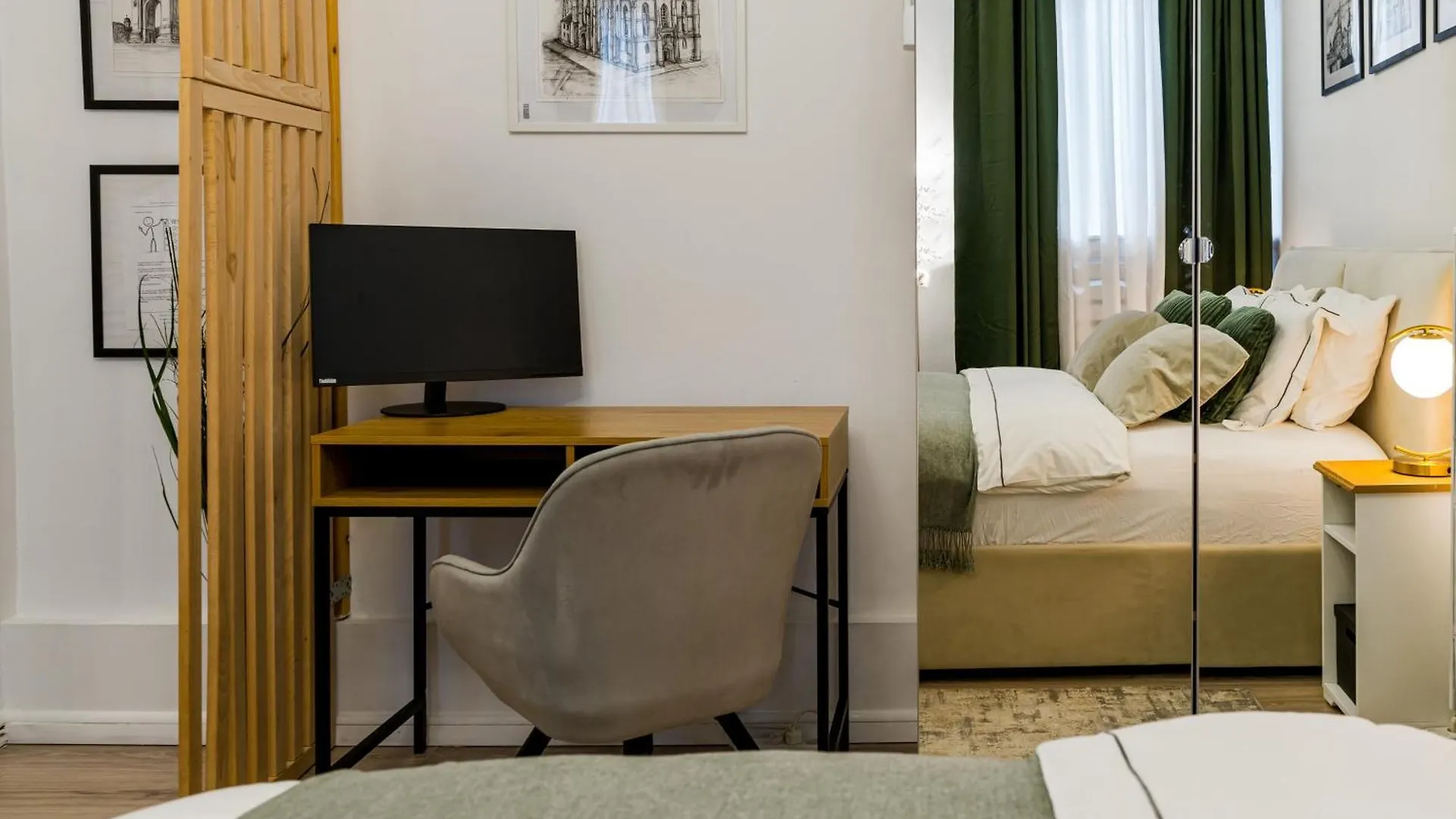 New High Ceilings Apartments - Cozy Studio - Athenee Palace Bucharest 0*,