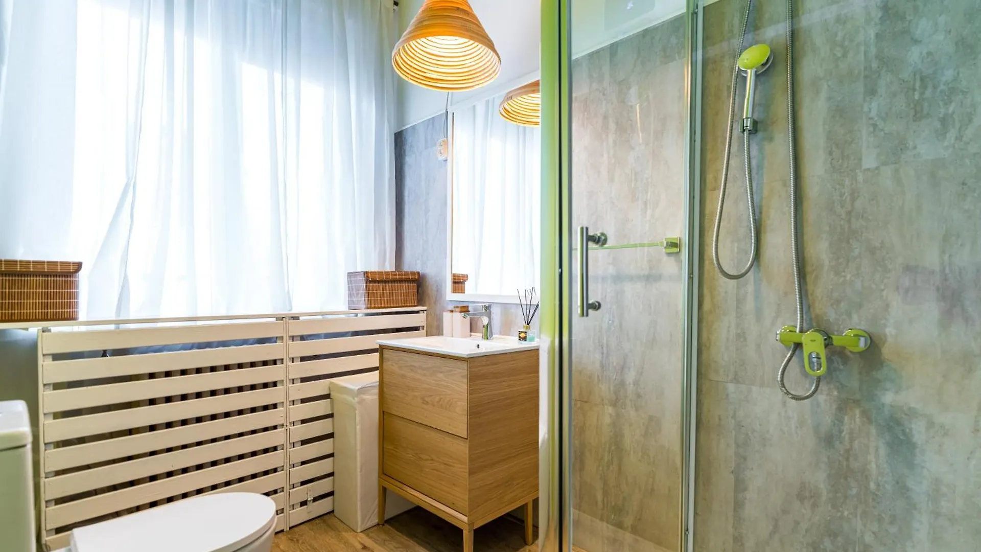 New High Ceilings Apartments - Cozy Studio - Athenee Palace Bucharest