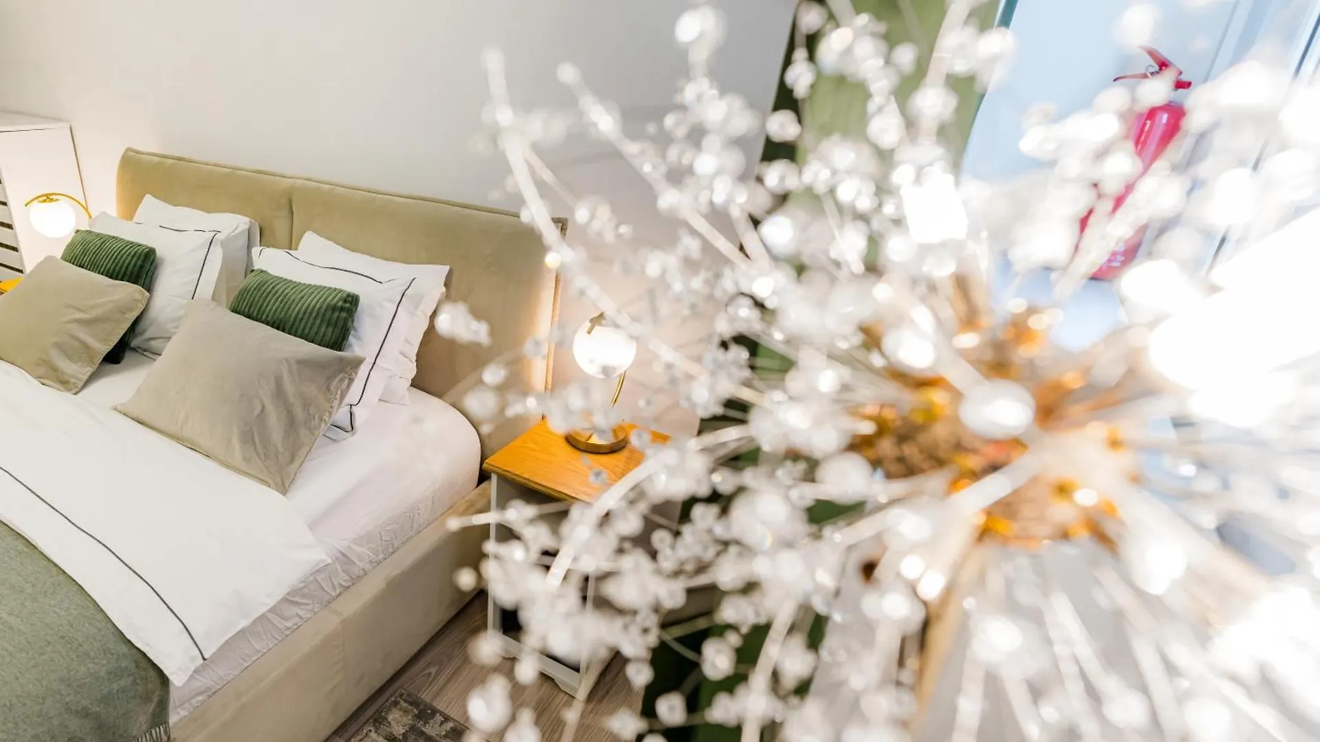 New High Ceilings Apartments - Cozy Studio - Athenee Palace Bucharest
