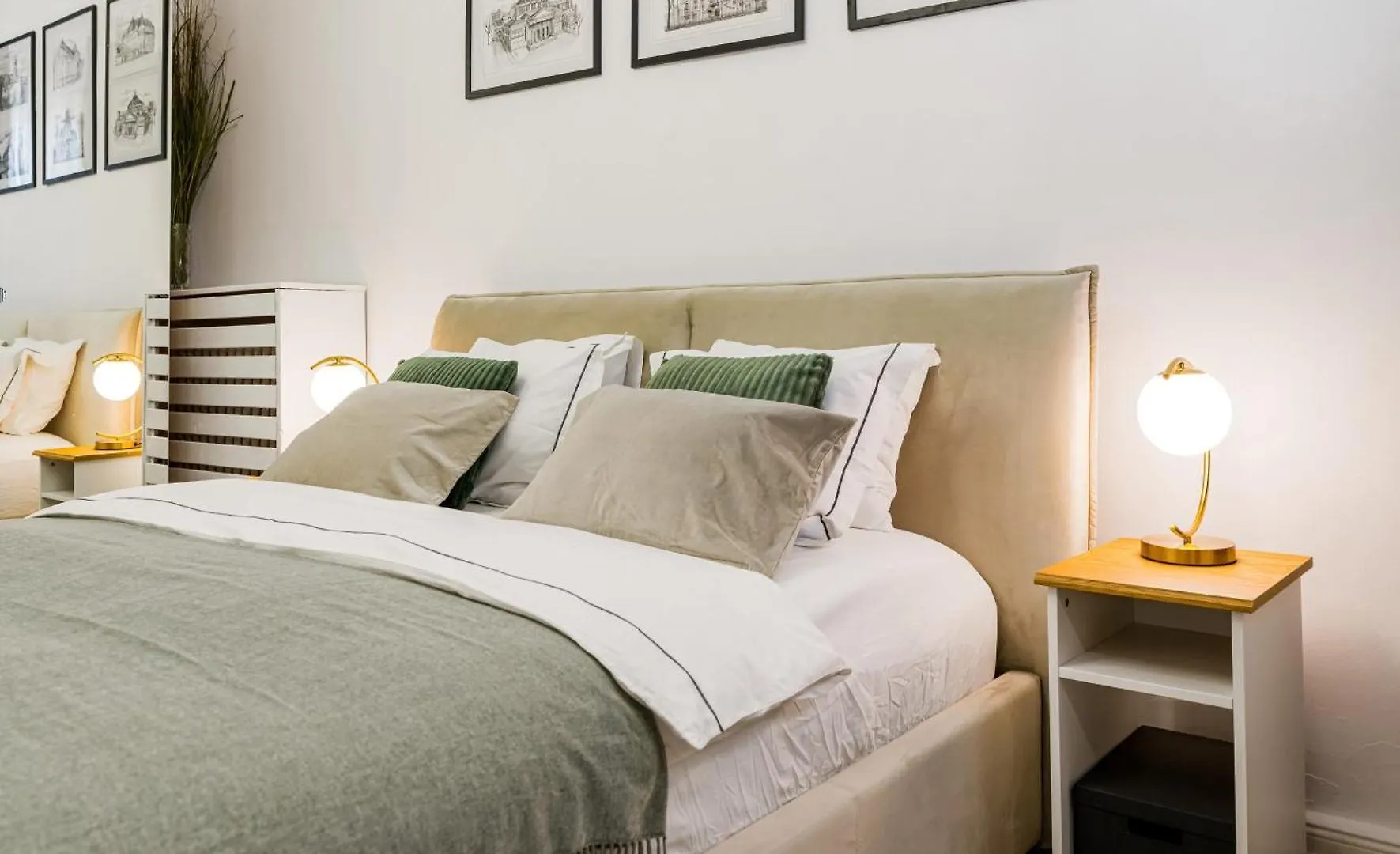 New High Ceilings Apartments - Cozy Studio - Athenee Palace Bukarest